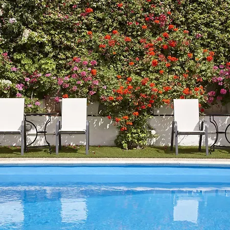 Retreat 3* Spetses Town