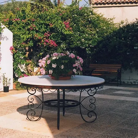 Retreat Spetses Town