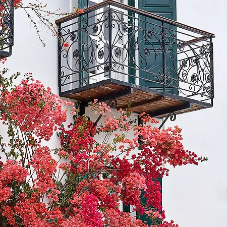 Retreat 3* Spetses Town
